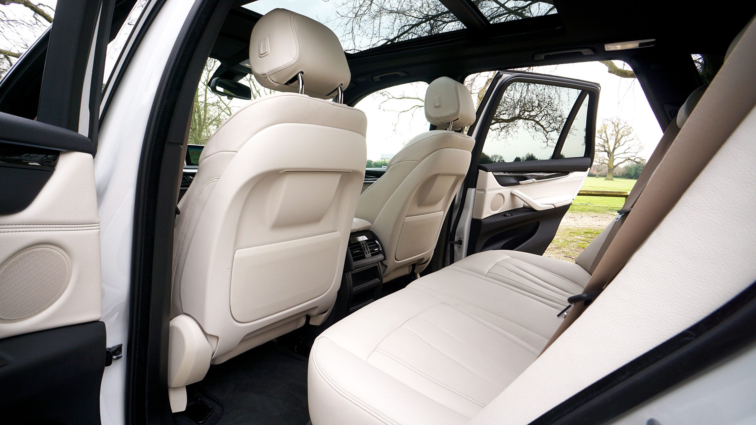 Intérieur spacieux luxueux BMW SUV cuir