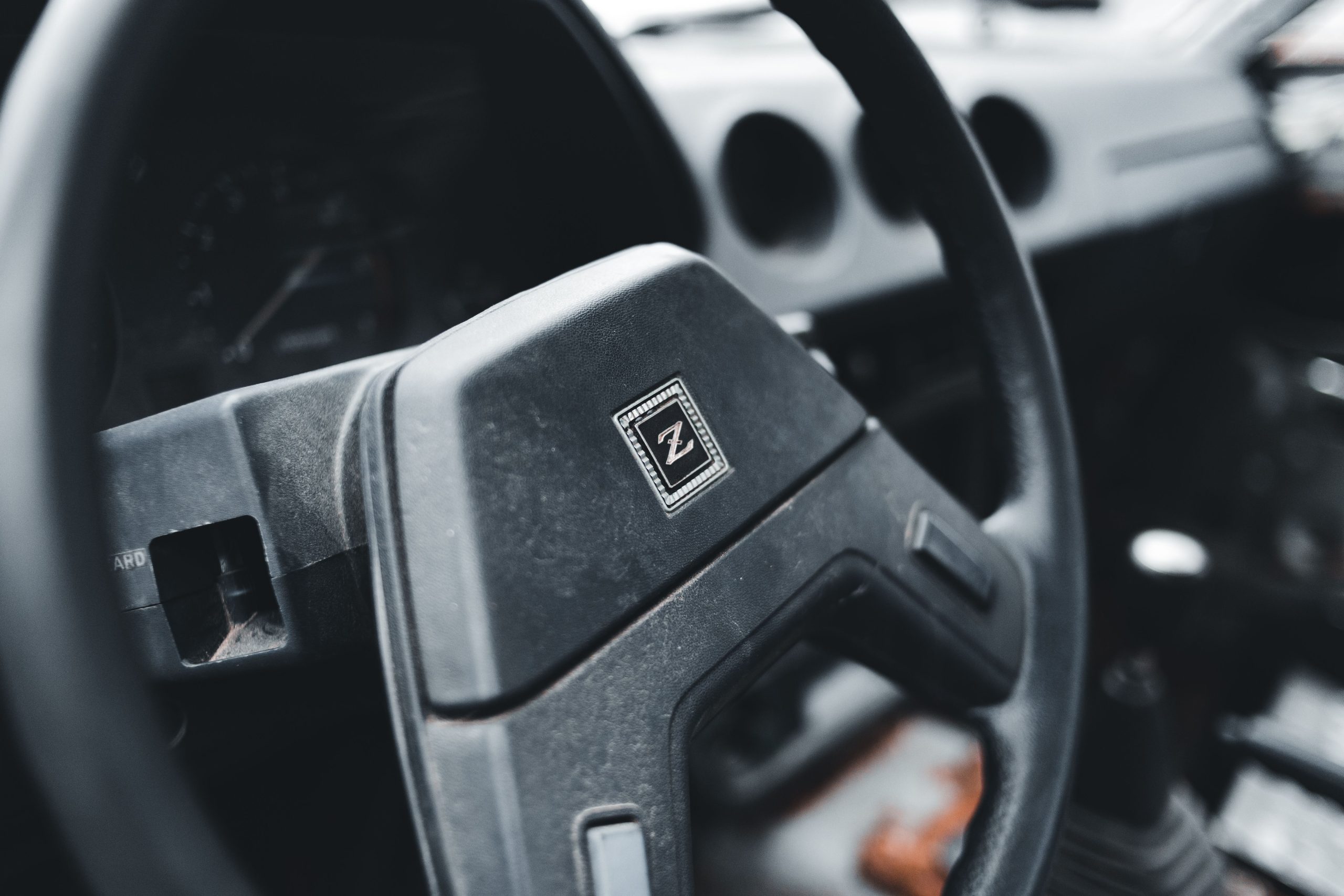 Gros plan volant voiture ancienne design